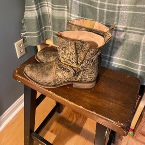Spirit by Lucchese engineer leather boots size 8.5